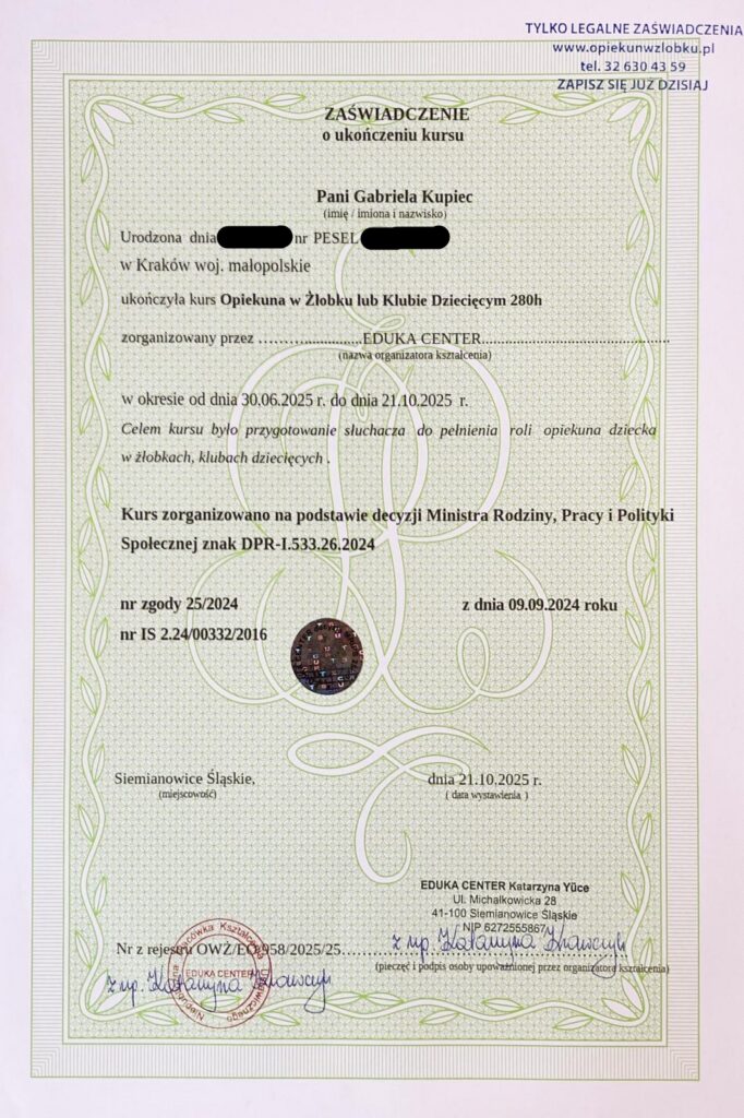 dokument potwierdzający kwalifikacje i spełnienie norm opieki nad dziećmi